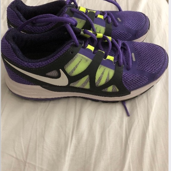 Nike Fitsole Sneakers - Picture 2 of 2